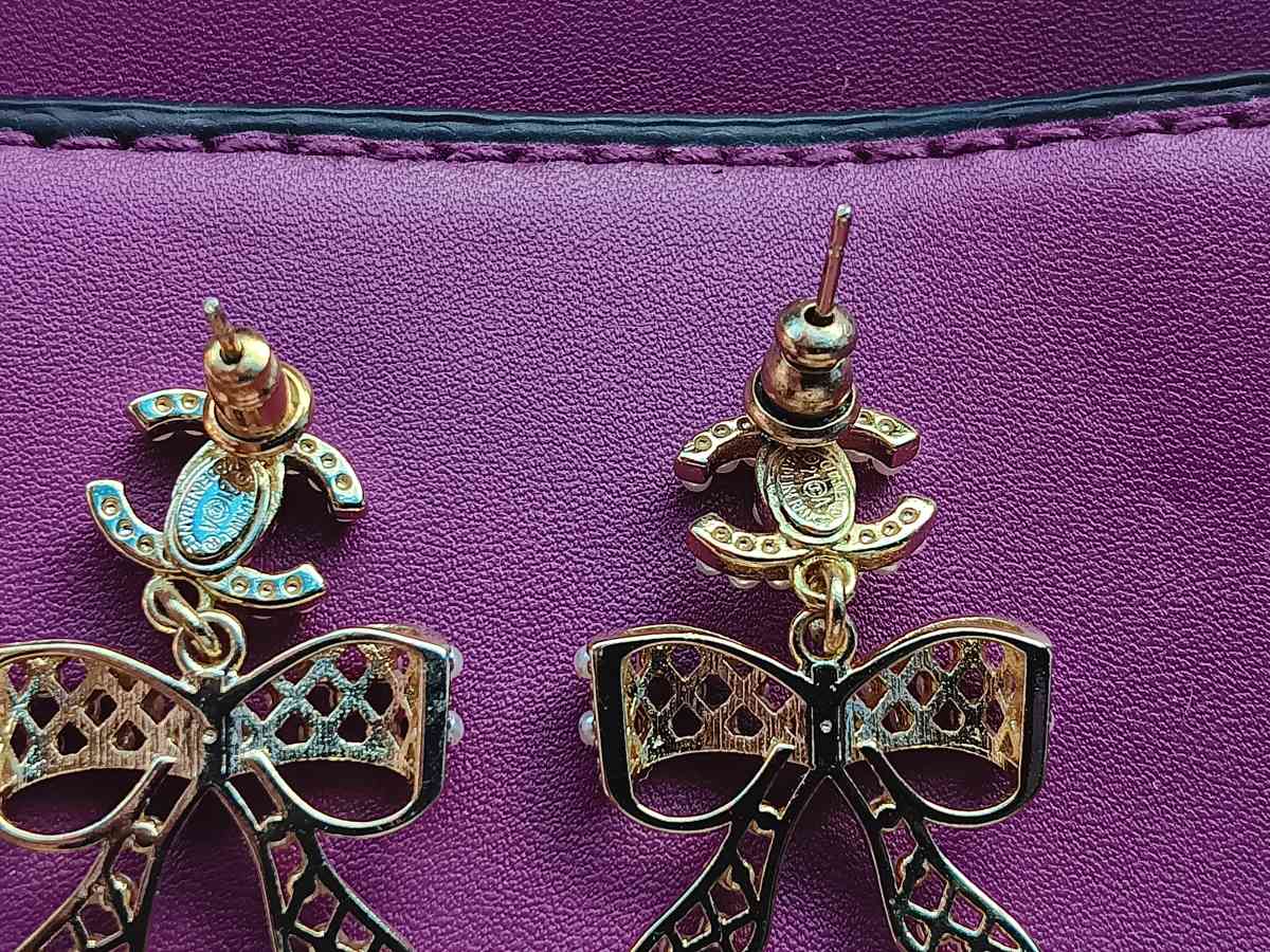 Chanel BOW earrings - Santa Cruz, California - FleaMarketBay