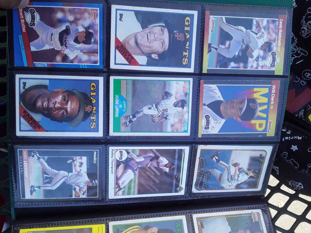 sports cards - Adelanto, California - FleaMarketBay