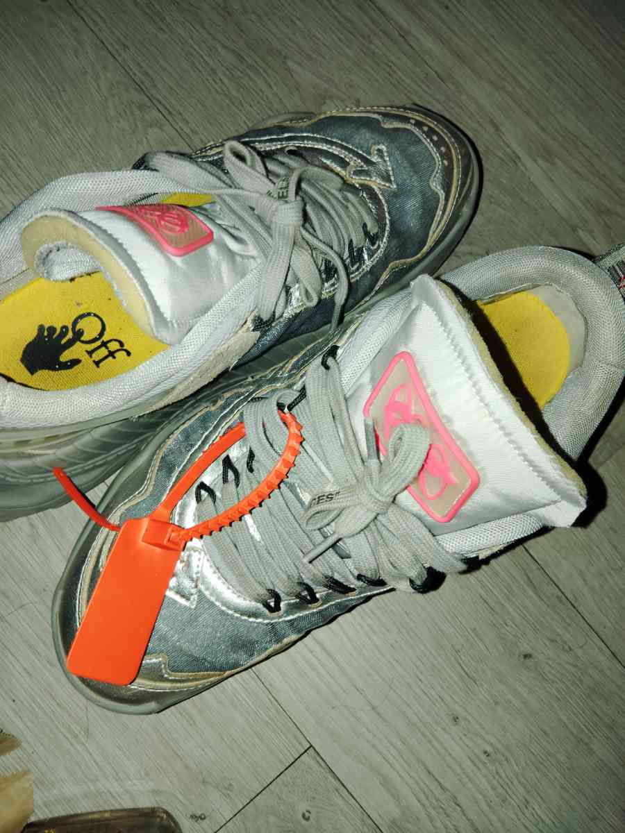 off white odsy 1000 - Dallas, Texas - FleaMarketBay