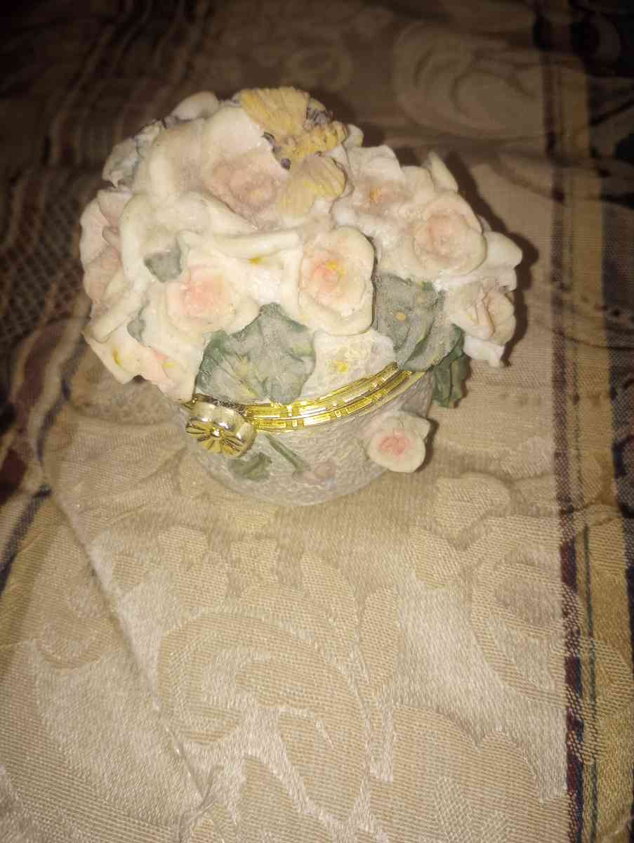 Trinket box - Las Vegas, Nevada - FleaMarketBay