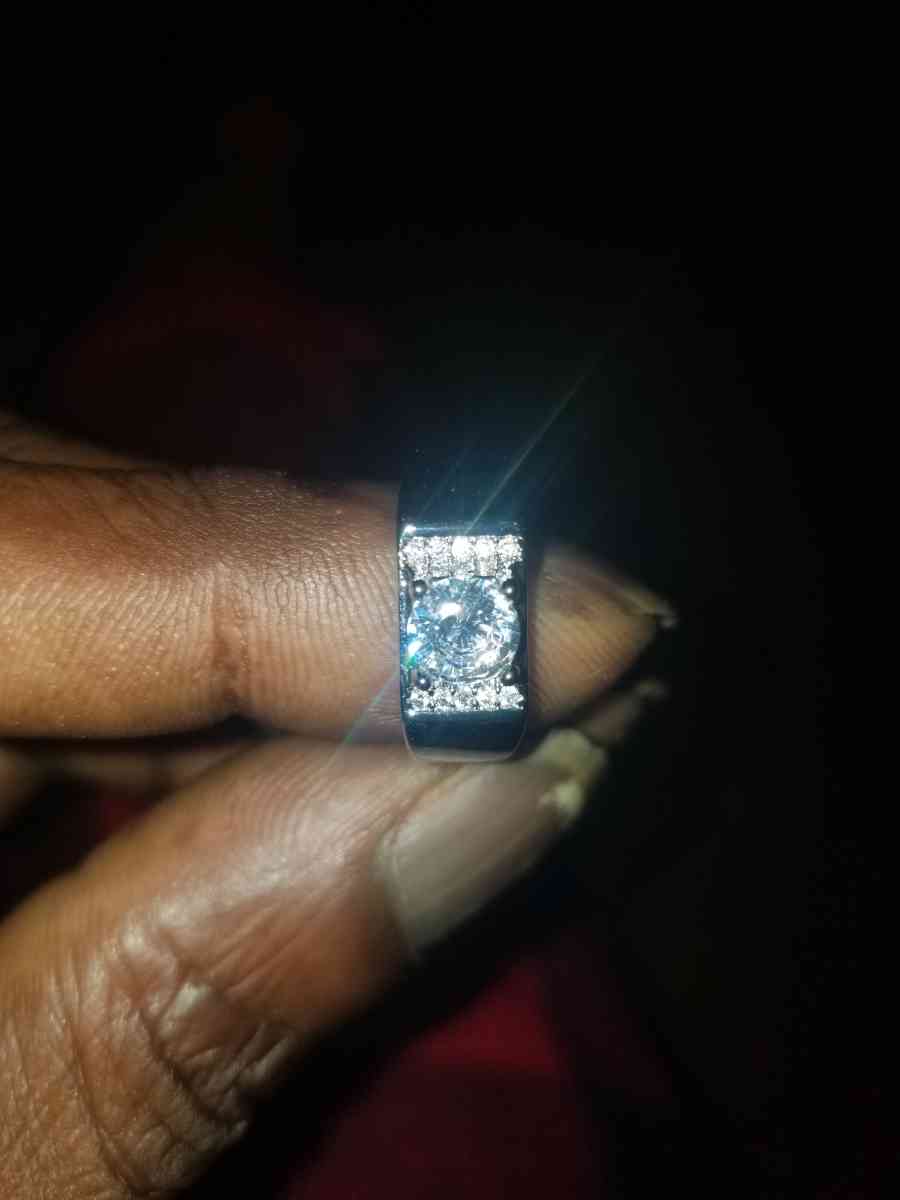 mossinaite ring - Bay Port, Michigan - FleaMarketBay