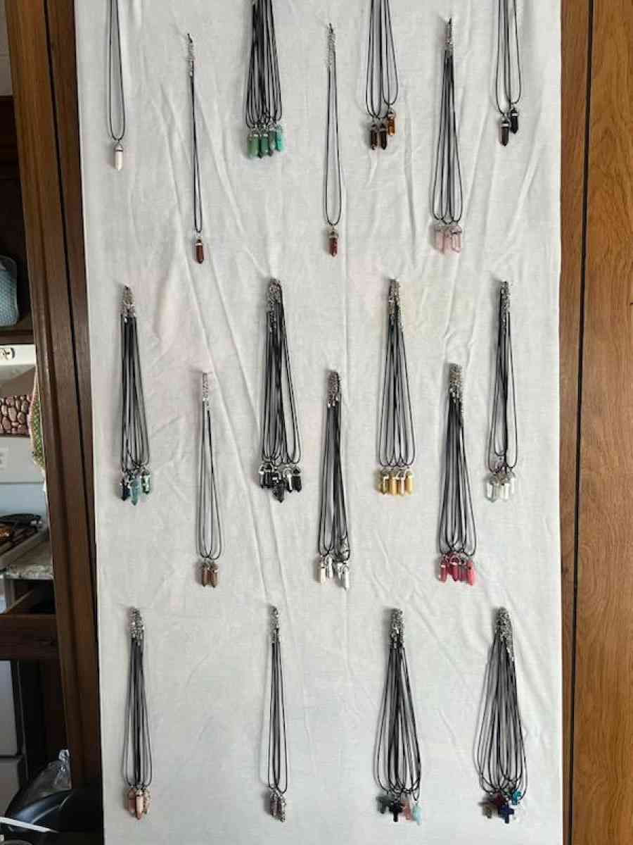 necklaces for sale 2apiece or bulk sale 200 for 400 pieces - Somersworth, New Hampshire