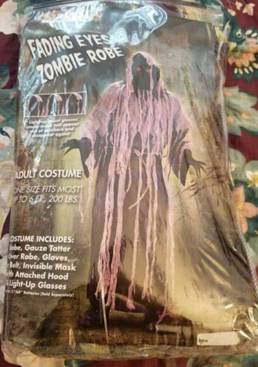 Fading Eyes Zombie Robe - Hudson, Florida - FleaMarketBay