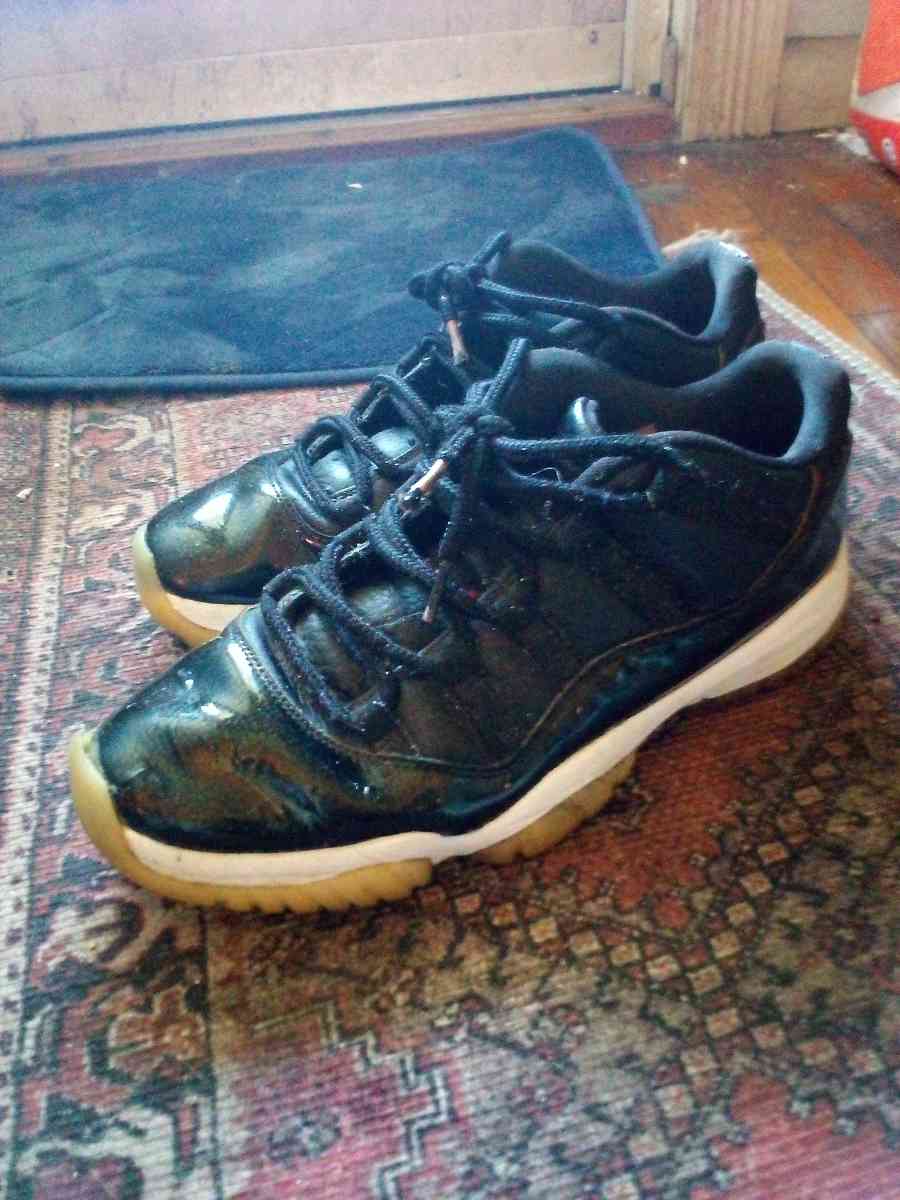 mens size 10 retro 11 Jordans - Indianapolis, Indiana - FleaMarketBay