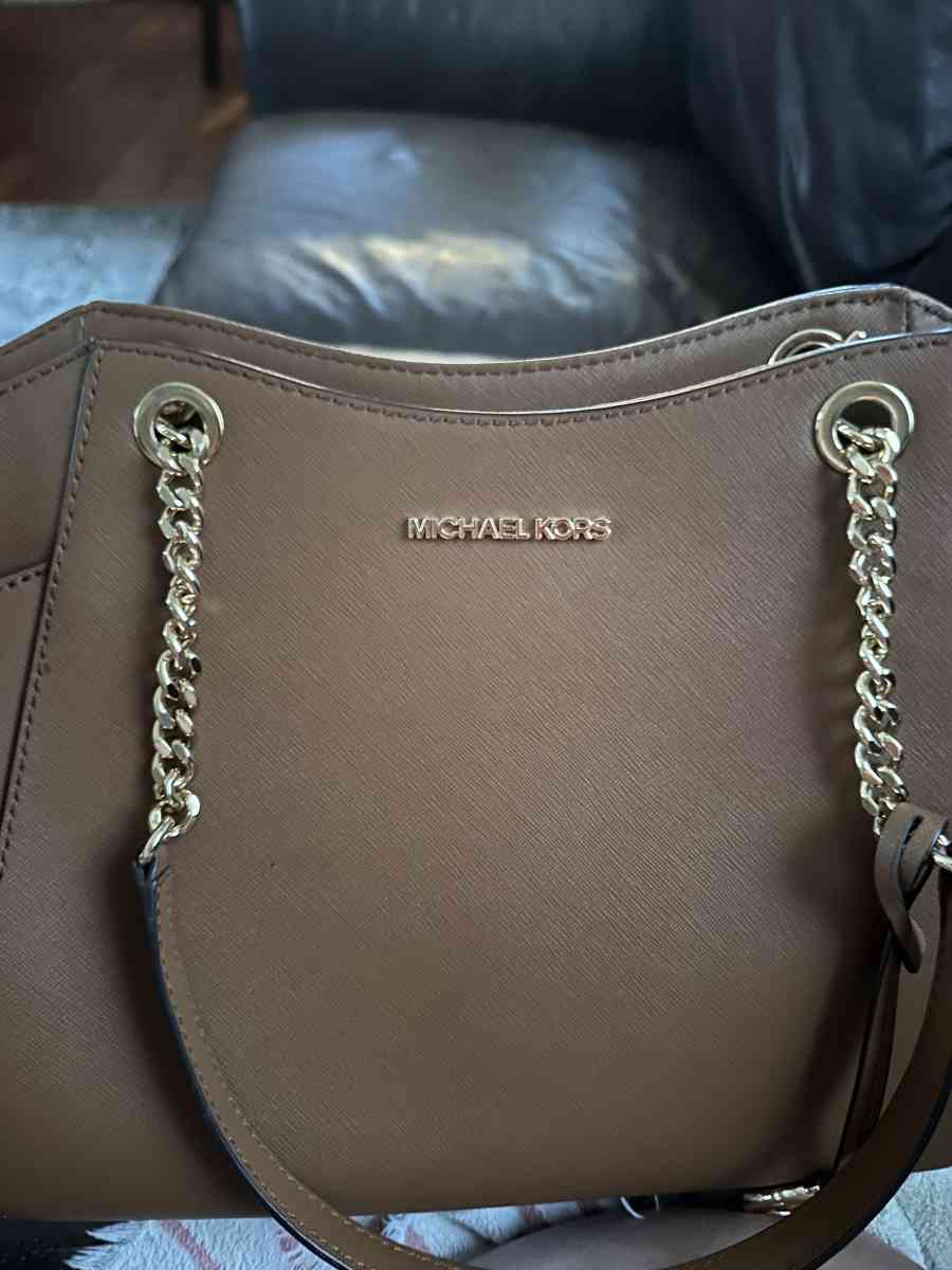 Michael Kors purse - Scott Depot, West Virginia