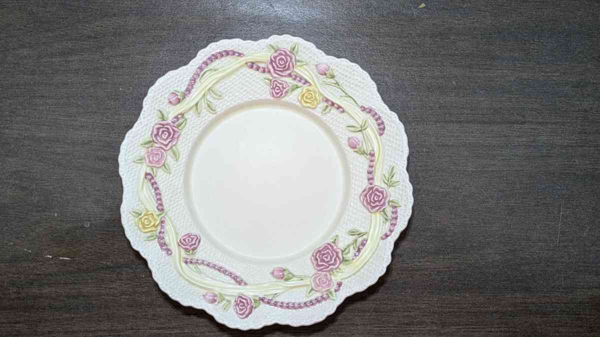 yankee candle company candle holder Pink And Yellow Roses Di