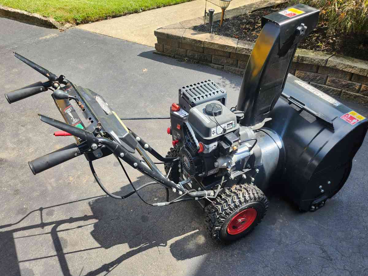 Legend Force Snow Blower - Malaga, New Jersey - FleaMarketBay