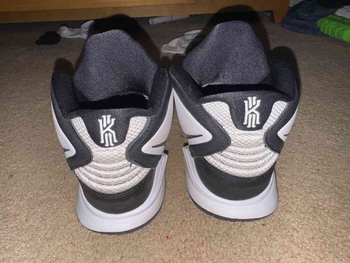 Nike Kyrie Court Shoes - Peoria, Arizona - FleaMarketBay