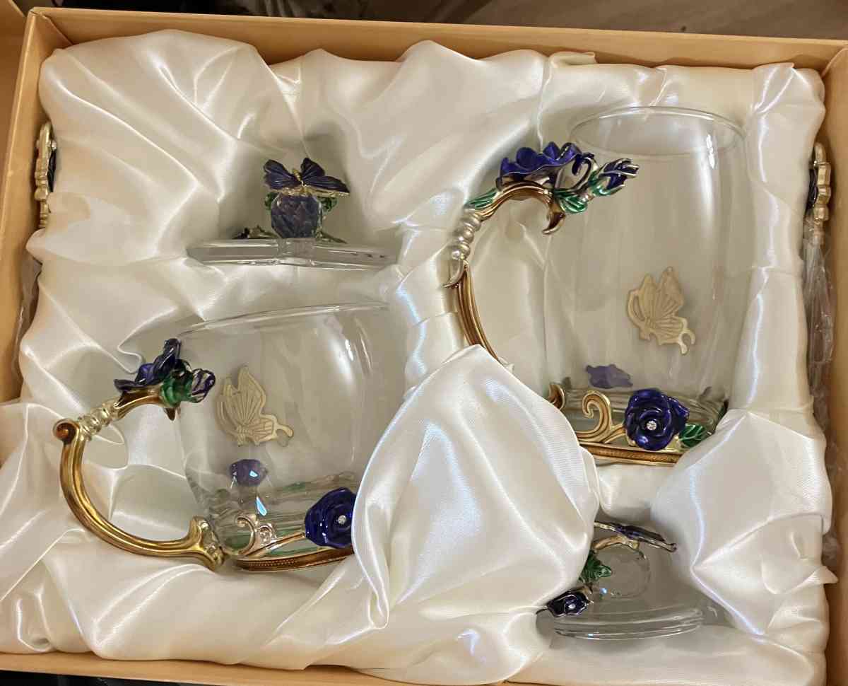 glass tea cup with lids 2pack blue rose butterfly set - Grand Terrace, California - FleaMarketBay