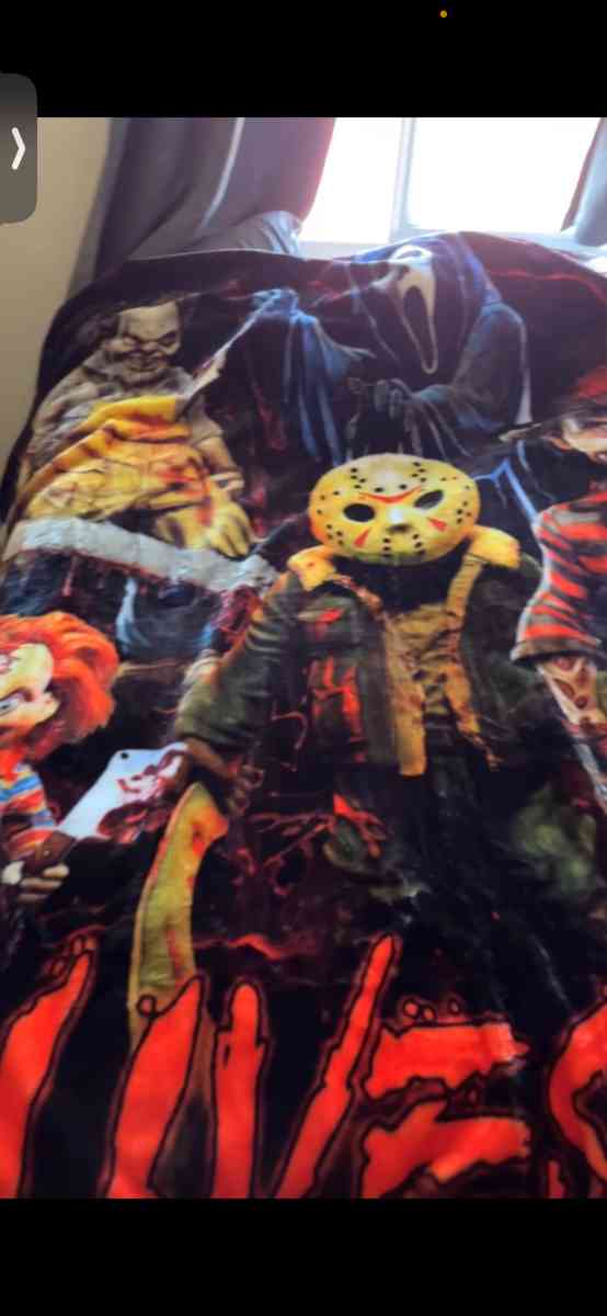 horror plush blanket - Oxnard, California - FleaMarketBay