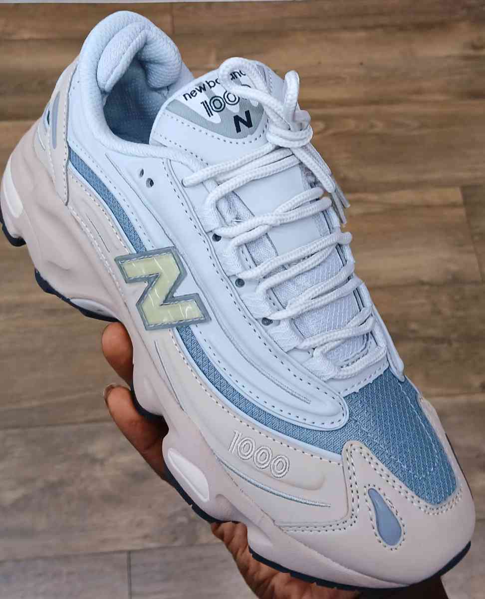 sneaker - Jonesboro, Georgia - FleaMarketBay