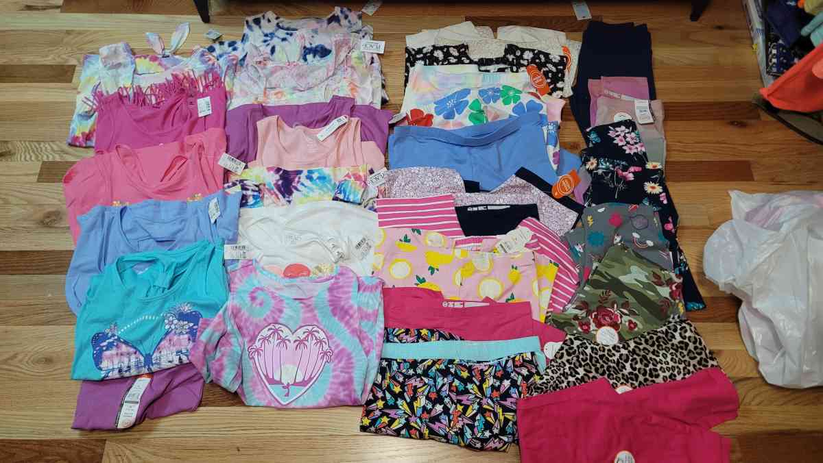 New Girls Clothes Shoes - Northford, Connecticut - FleaMarketBay