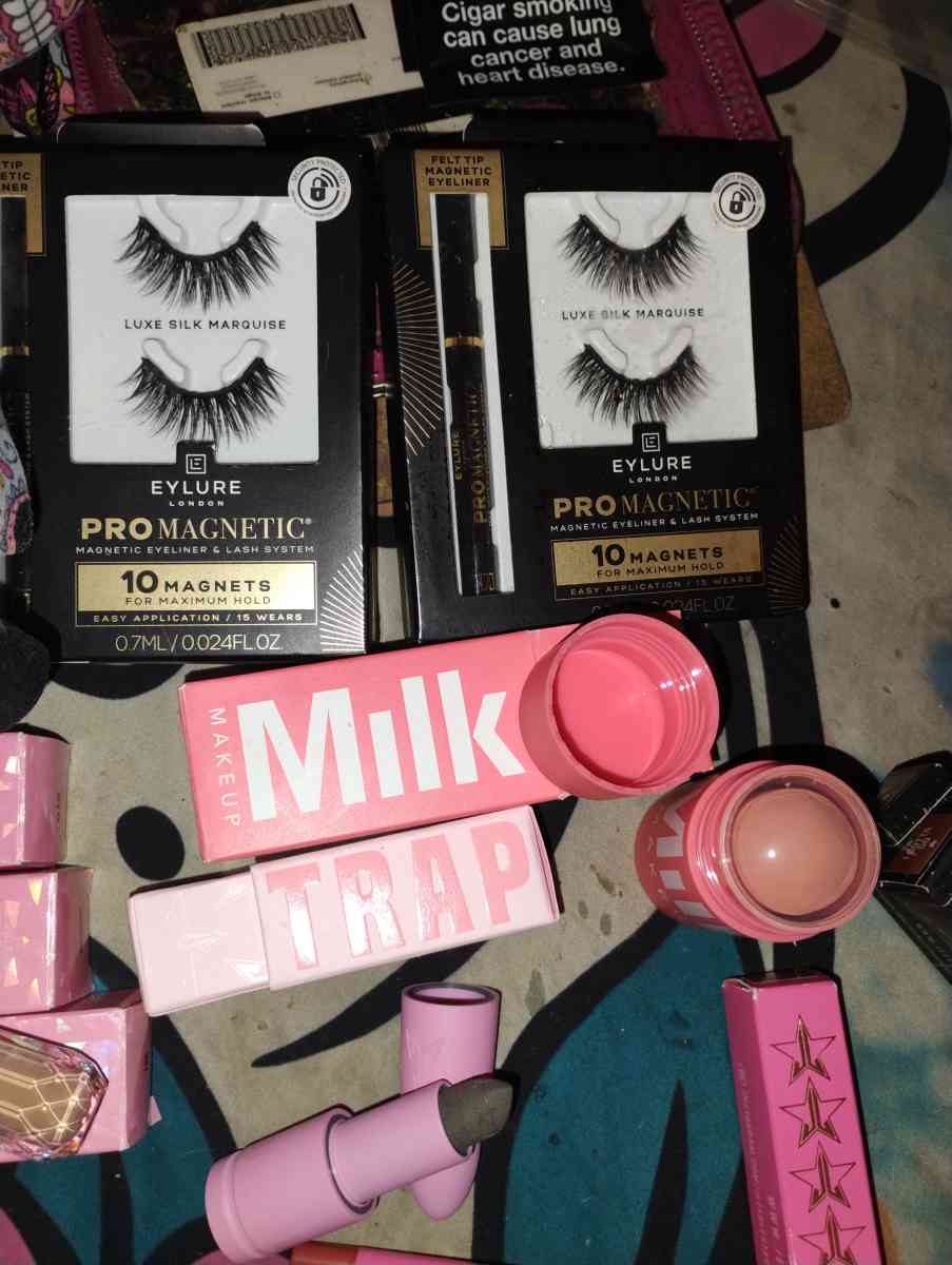 Brand name Makeup for the Low Jeffrey Star Mac Anastasia - Dallas, Texas - FleaMarketBay