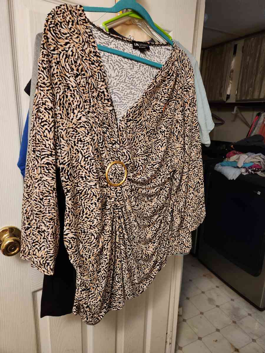 i n studio woman size 3x - Simpson, Louisiana