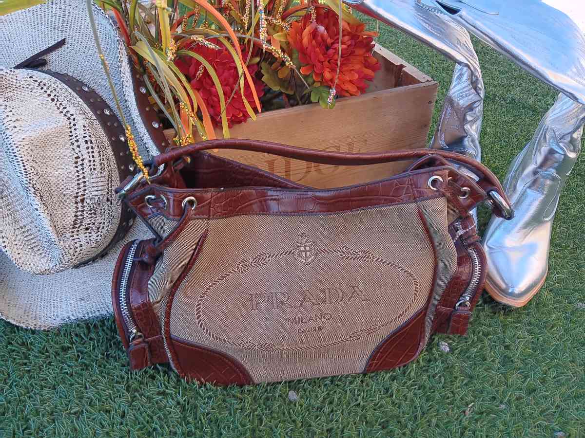 handbag - Henderson, Nevada - FleaMarketBay