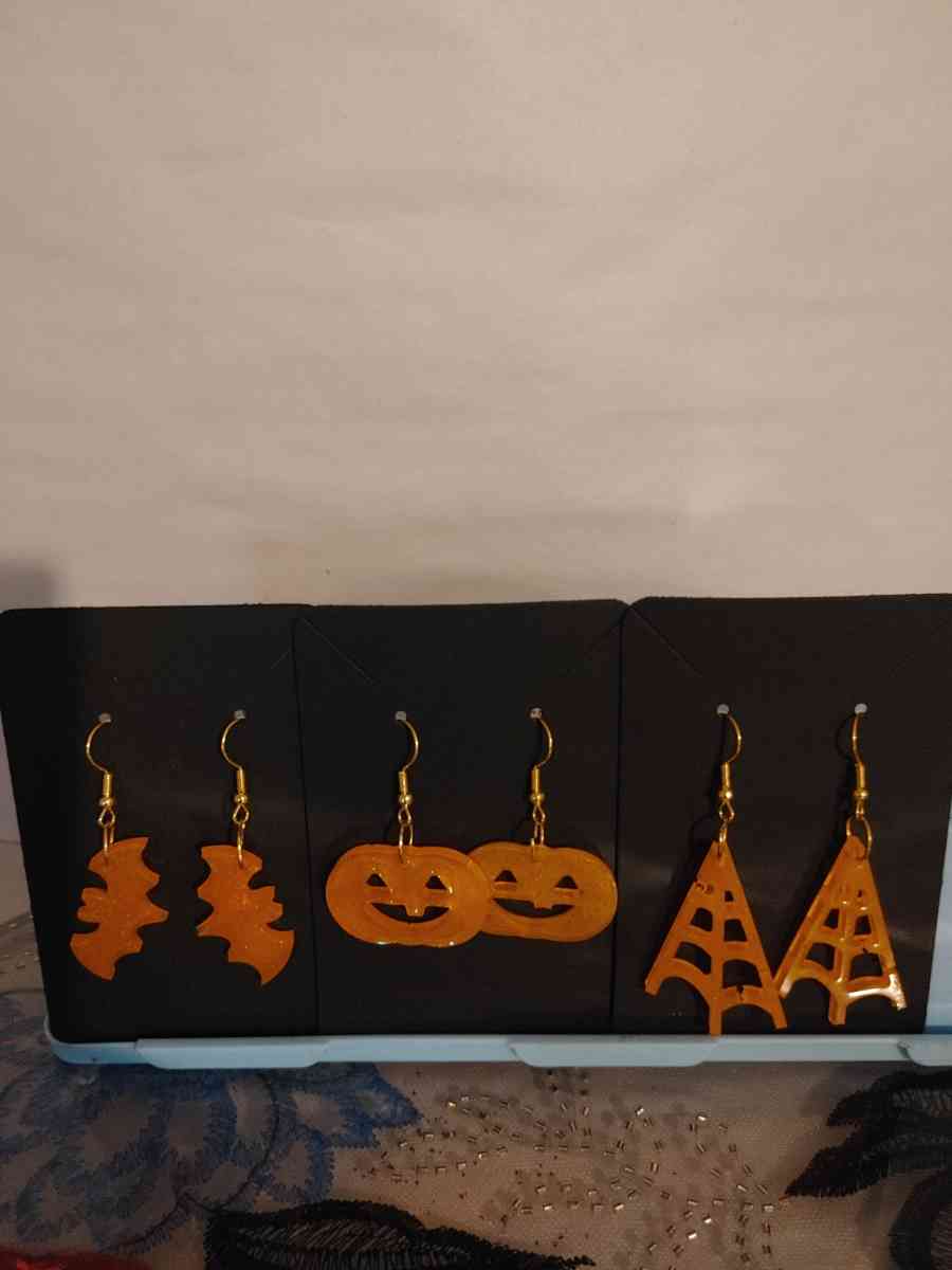 Halloween key chains and earrings - Starke, Florida - FleaMarketBay