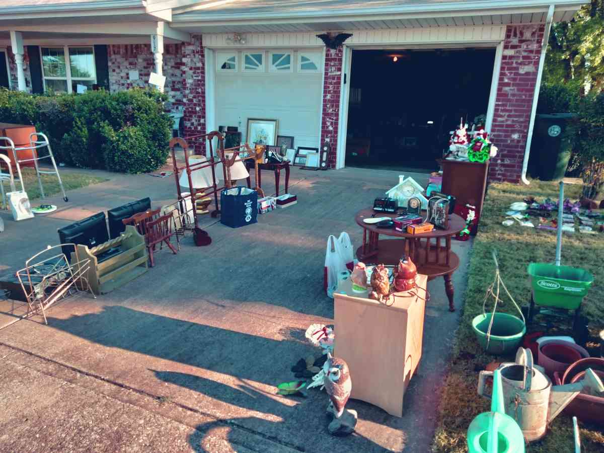 LARGE garage sale - Oklahoma City, Oklahoma - FleaMarketBay