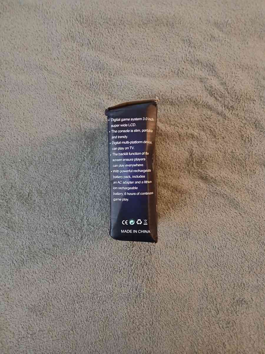 400 In 1 Retro Video Portable Console Game Box Red 8 Bit - North Hollywood, California - FleaMarketBay