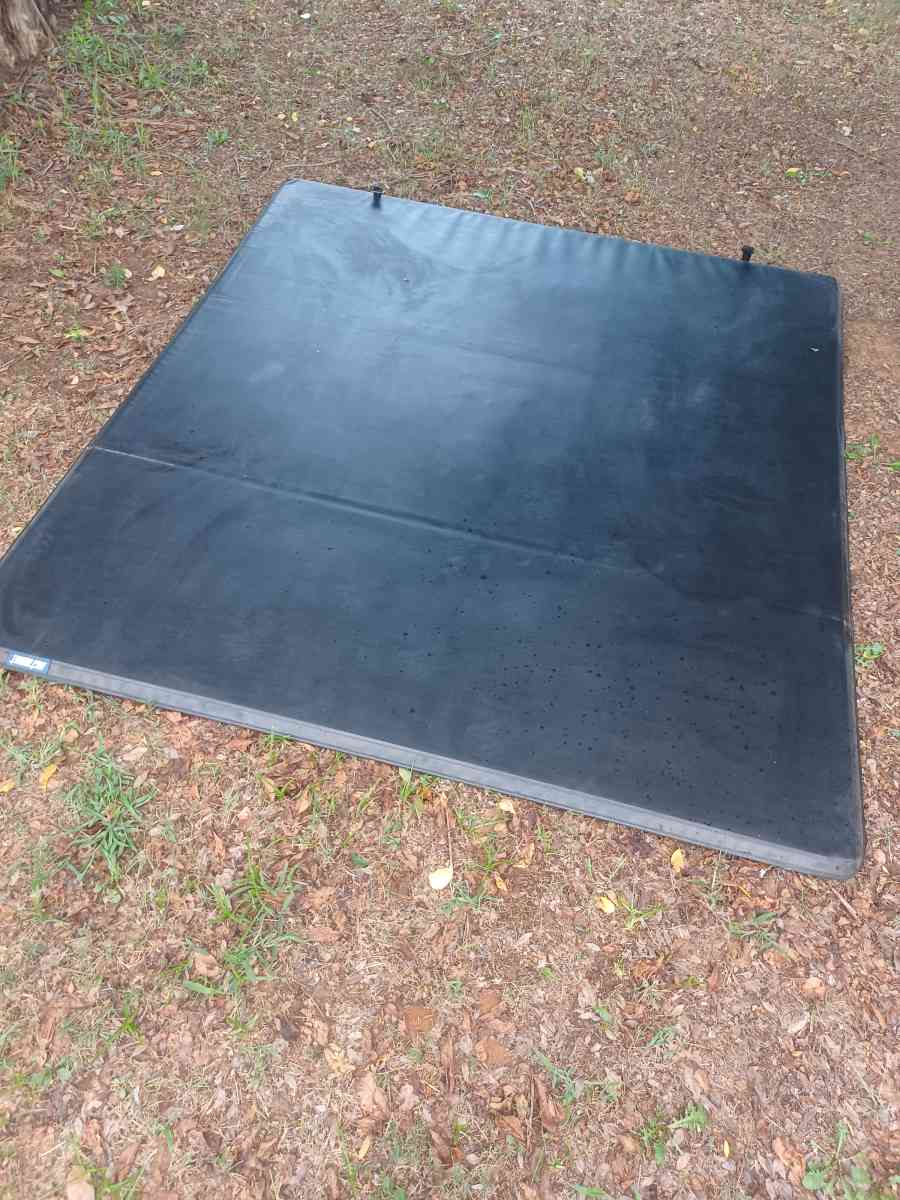 Black Truck Bed Cover - Mansfield, Texas - FleaMarketBay