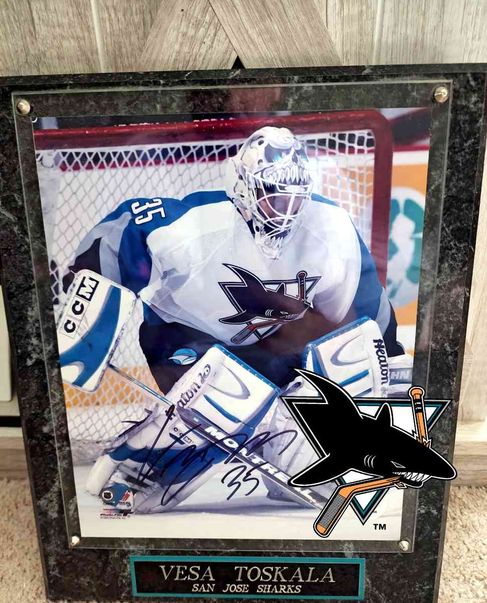 Vesa Toskala Signed Sharks 8x10 Gloss Finish Photo in Heavy - Manteca, California