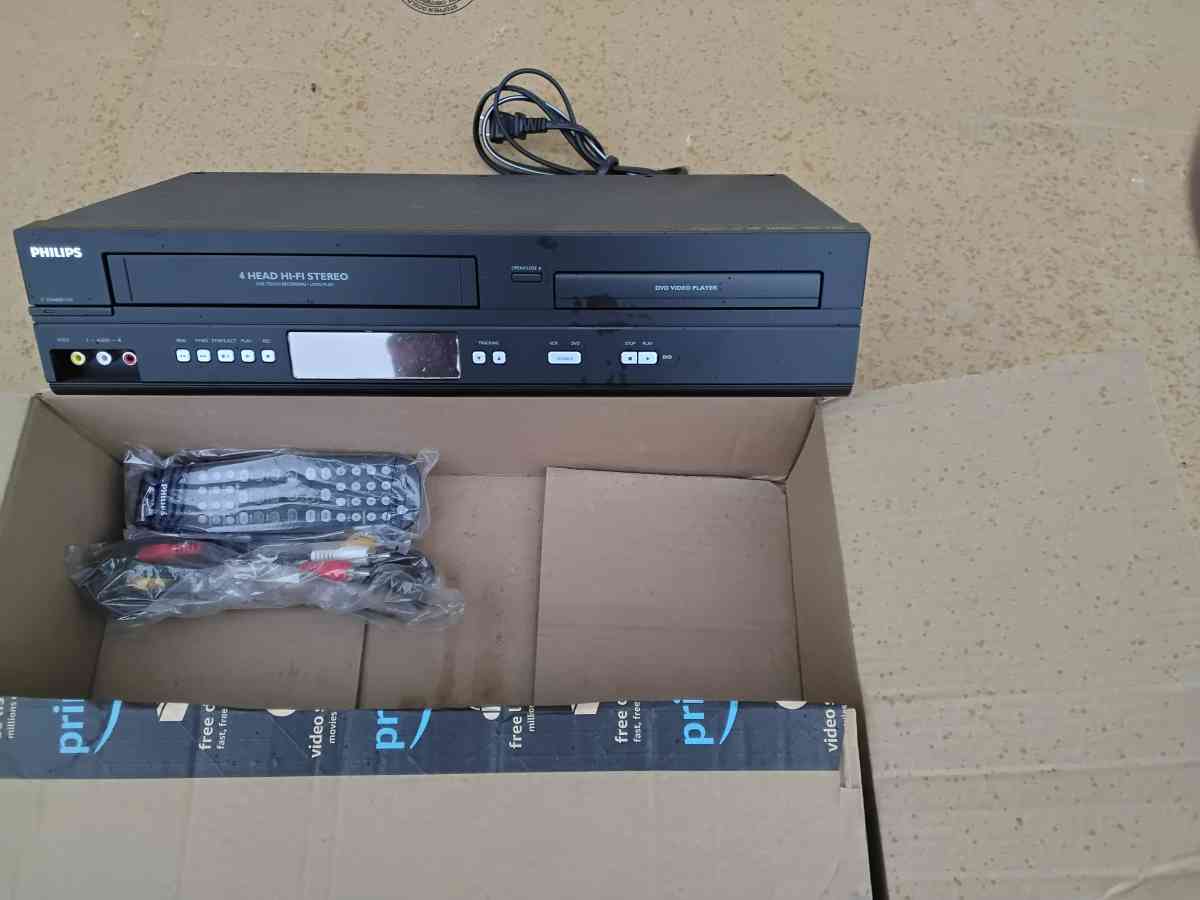 Nice Black Phillips VHS and DVD Player OEM Factory New - Williamstown, New Jersey