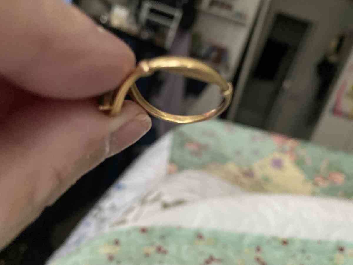 Beautiful ring - Claremont, California - FleaMarketBay