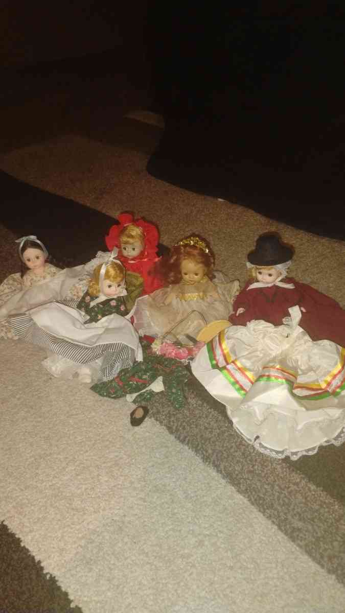 Collectibles Liquidation sale - Mchenry, Illinois - FleaMarketBay