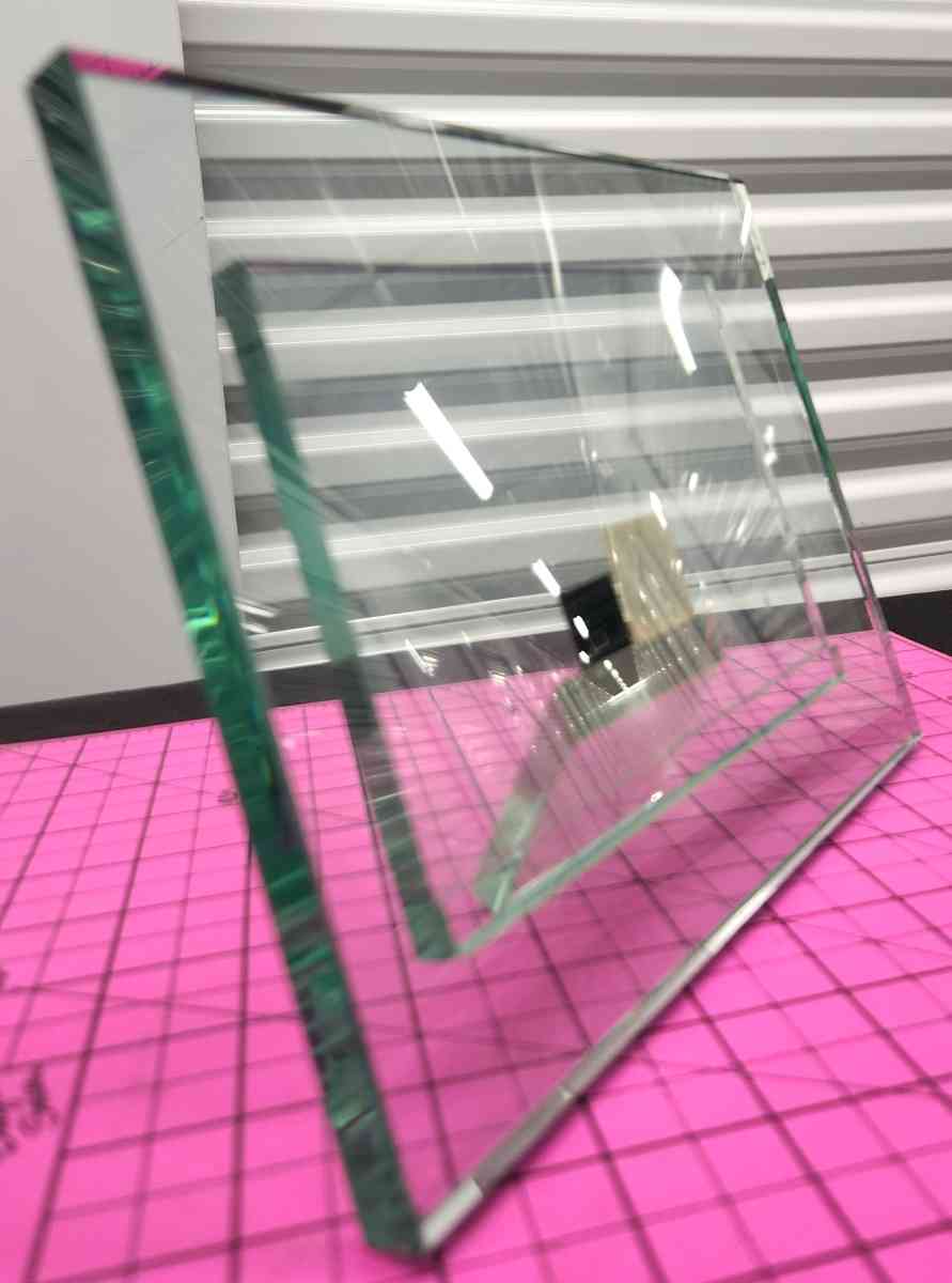 Vint Frameless 6x4 Horizontal Glass Floating Picture Frame - Kenner, Louisiana - FleaMarketBay