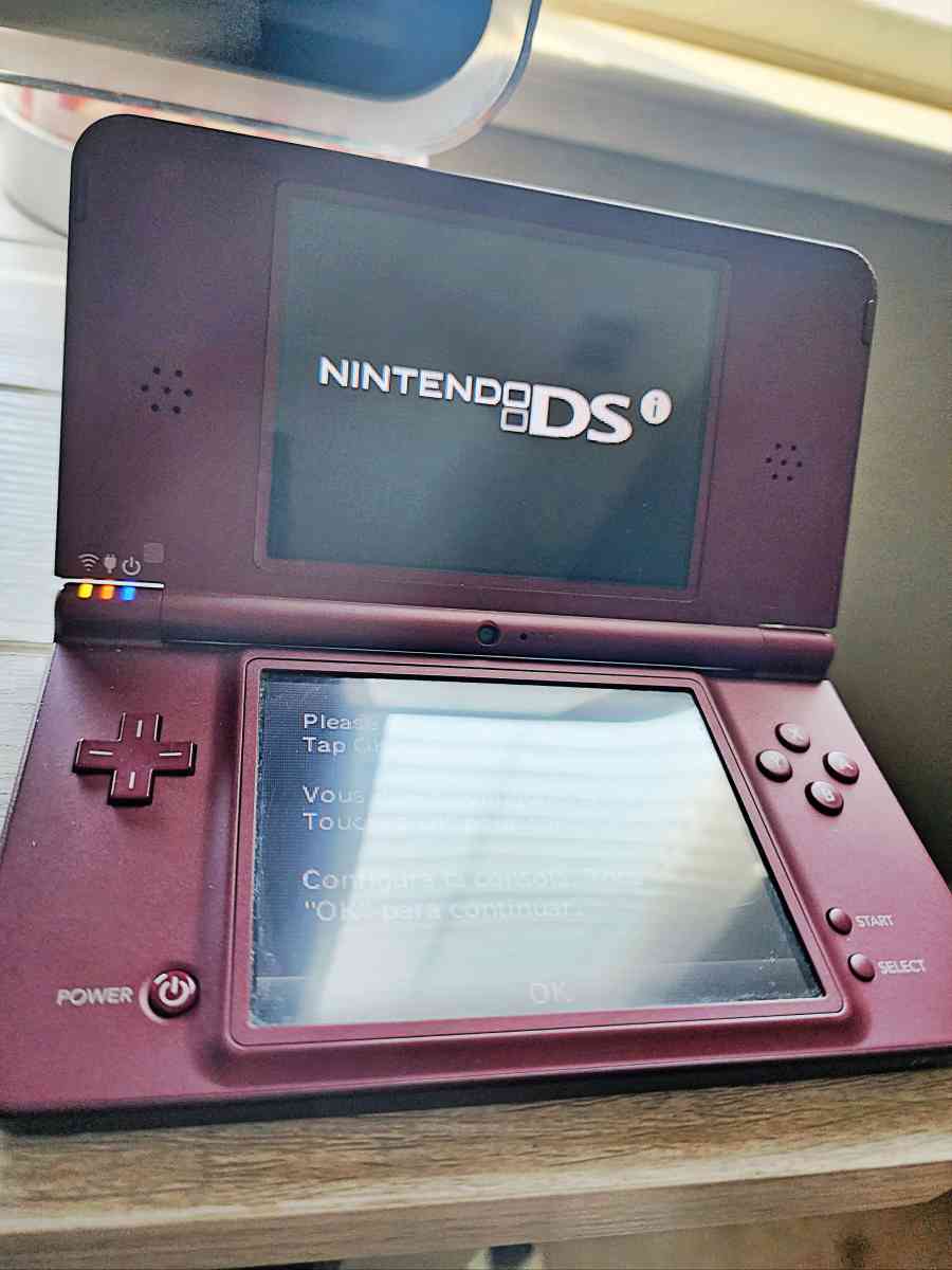 Nintendo DSi XL Burgundy Color - Manteca, California - FleaMarketBay