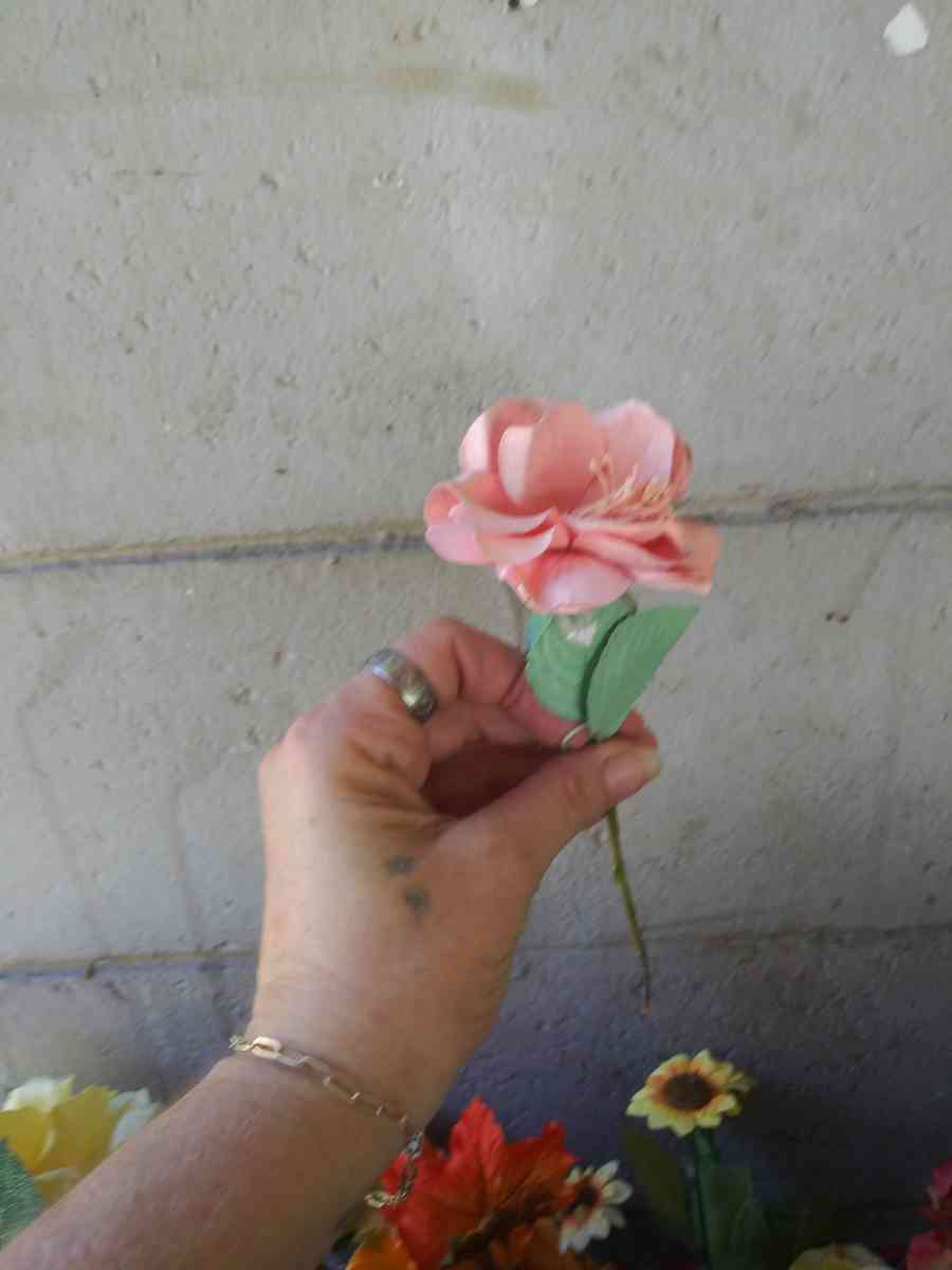 Fake Flowers - Tampa, Florida - FleaMarketBay