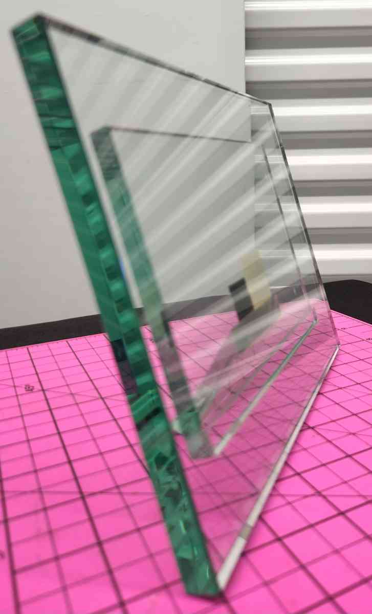 Vint Frameless 6x4 Horizontal Glass Floating Picture Frame