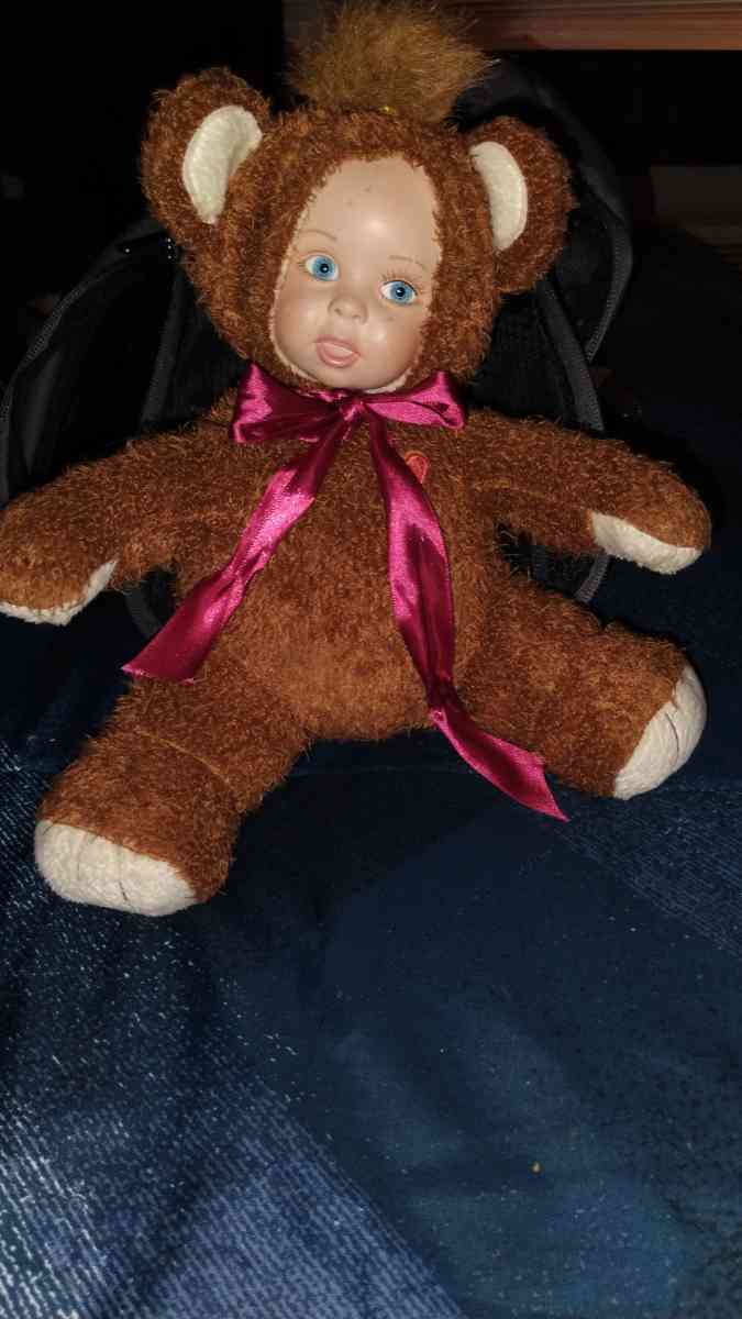 Collectibles Liquidation sale - Mchenry, Illinois - FleaMarketBay