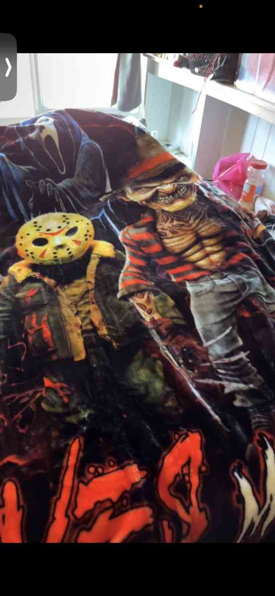 horror plush blanket - Oxnard, California - FleaMarketBay