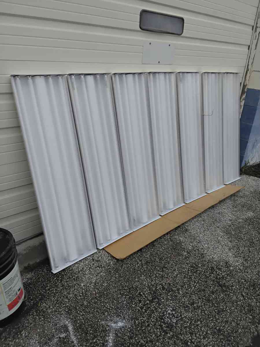 Nice White Commercial Lighting Uints 54 X 14 Like New - Williamstown, New Jersey - FleaMarketBay