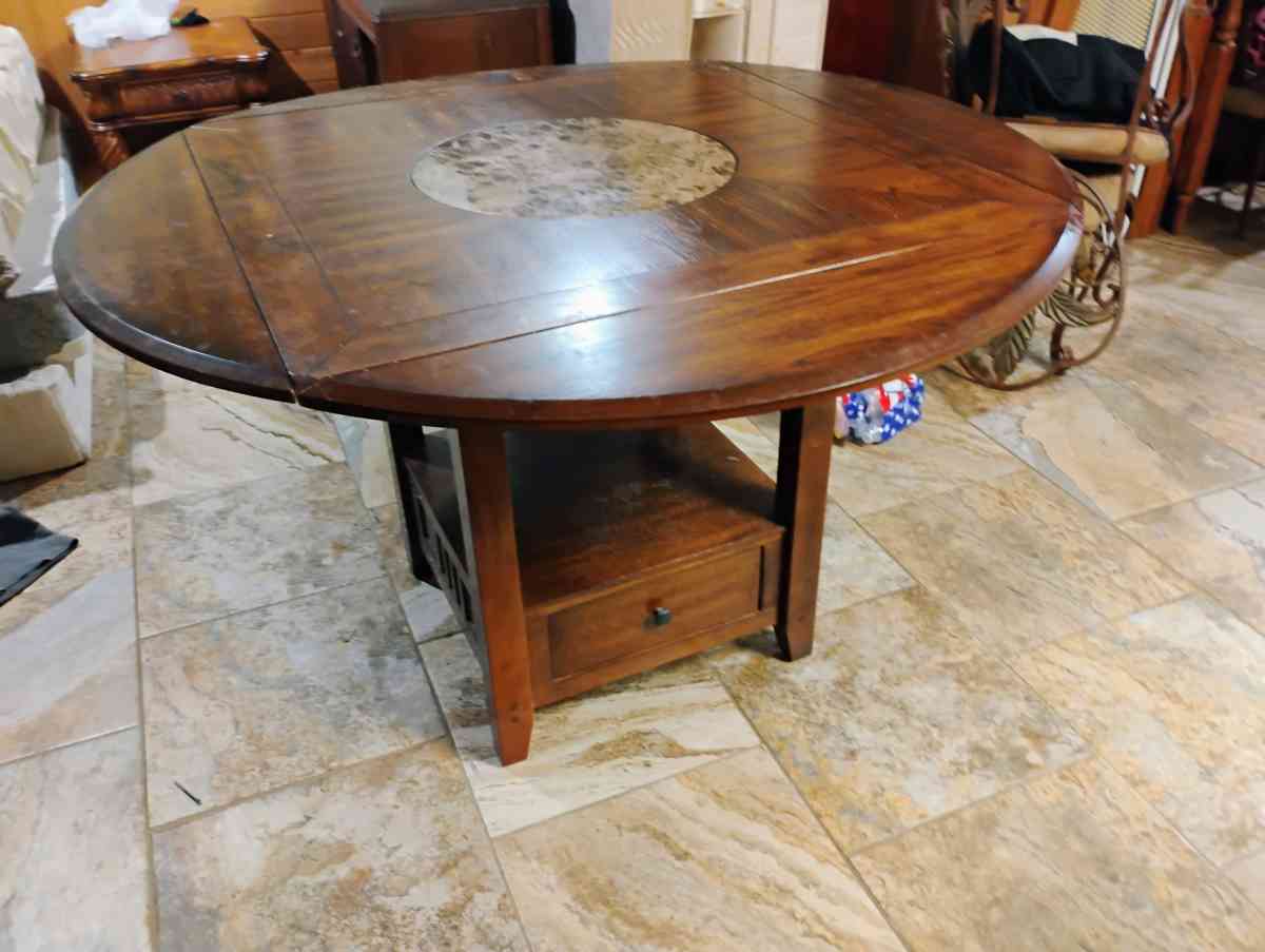 Drop Leaf Table - Marianna, Florida - FleaMarketBay