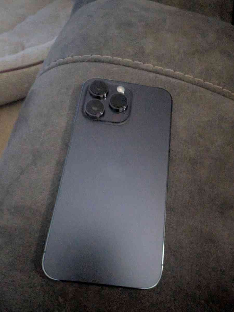 like new 128 GB Iphone14 pro max - Spring Hill, Tennessee - FleaMarketBay