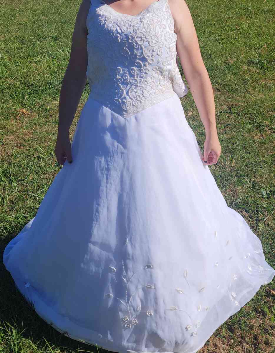 wedding dress - Talbott, Tennessee - FleaMarketBay