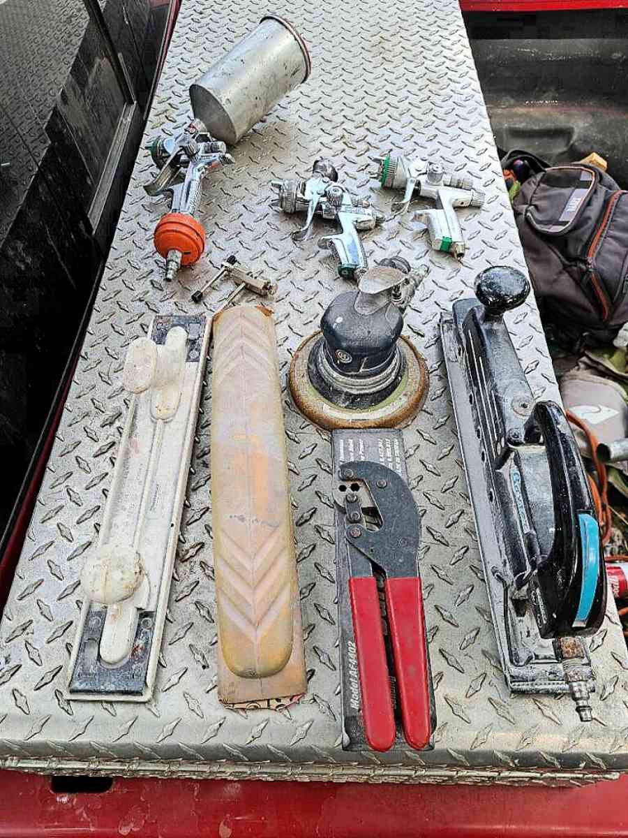 lot of auto Body tools - Newark, Texas - FleaMarketBay