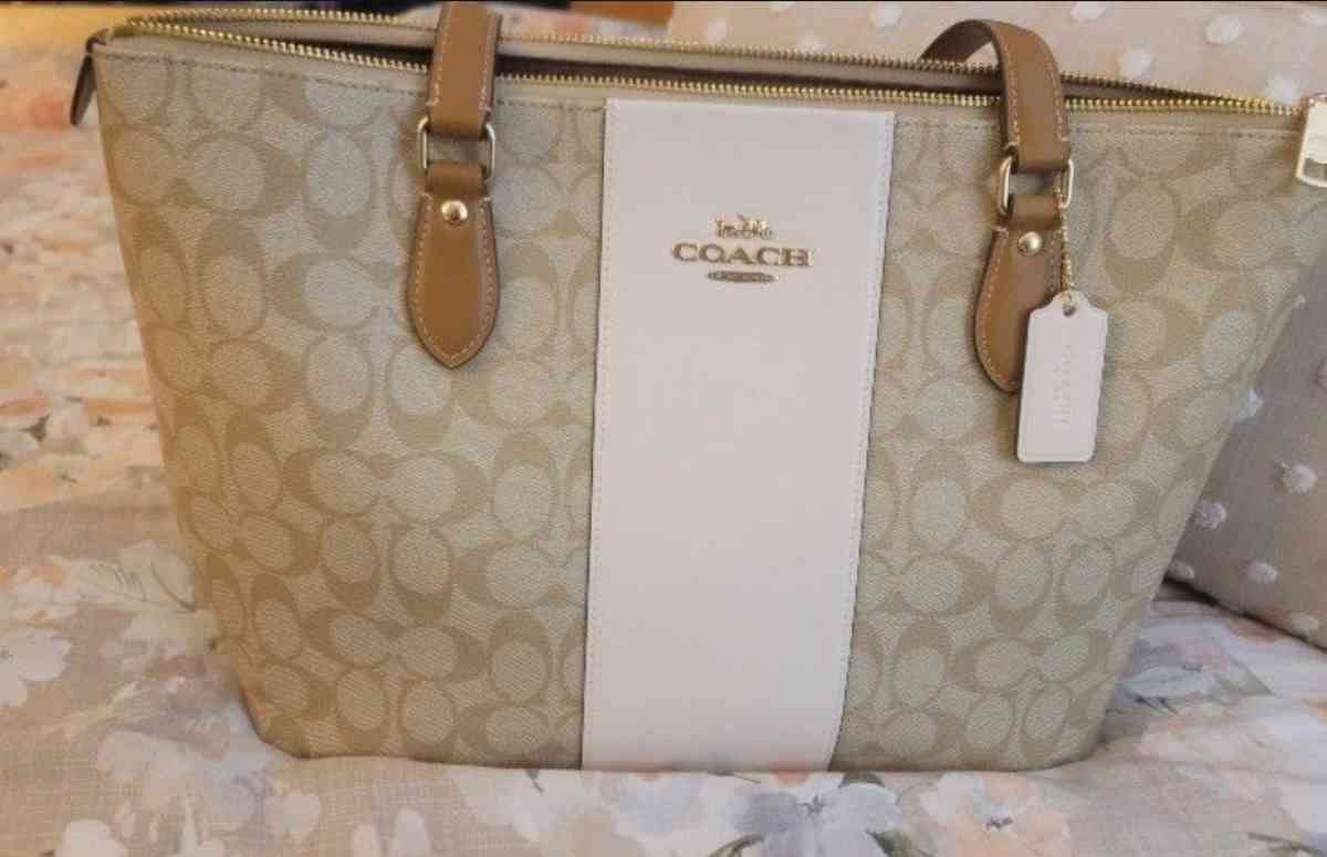 COACH TOTE BAG - Hudson, Florida