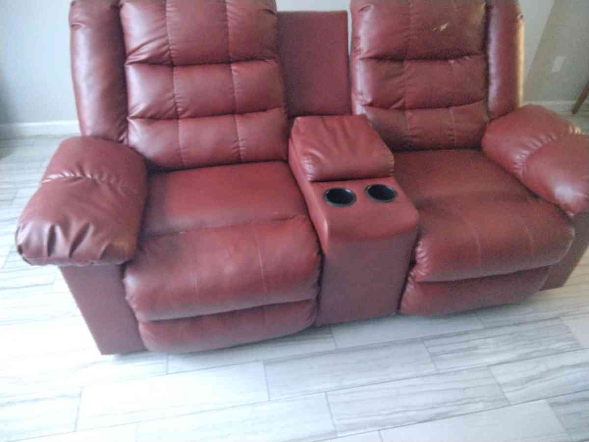 red couch - Tallahassee, Florida