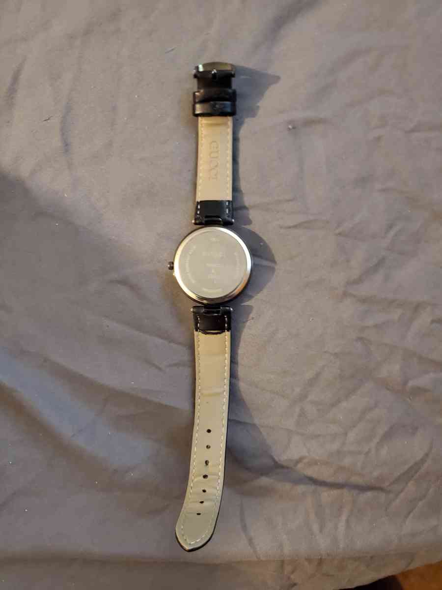 Gucci unisex watch - Chester, Virginia - FleaMarketBay