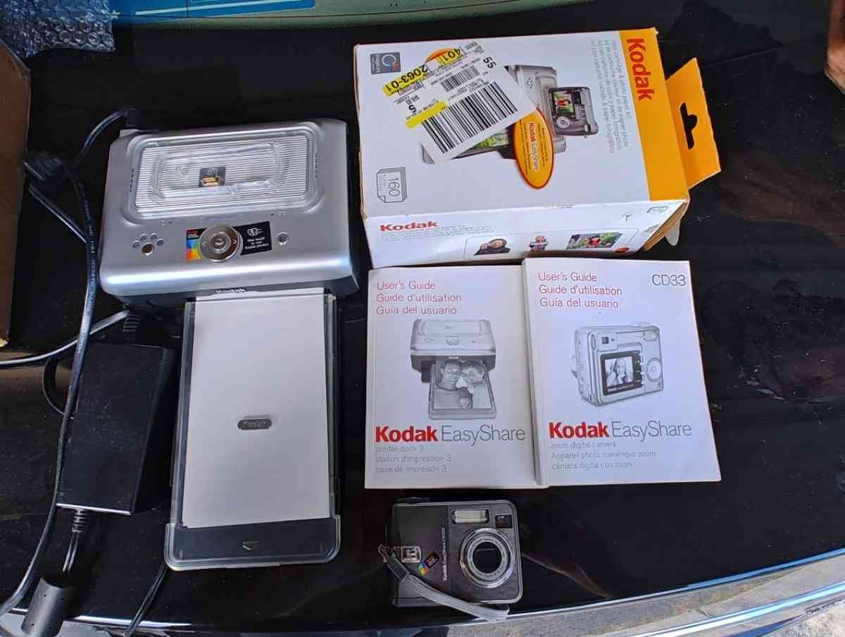 Antique cameras - Youngstown, Ohio - FleaMarketBay