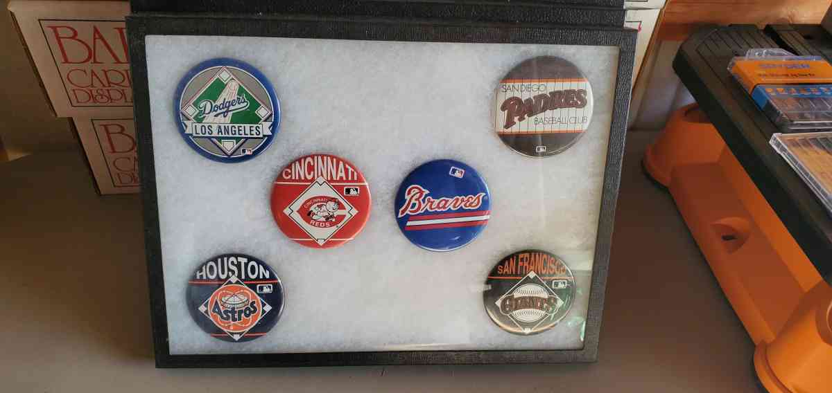 mlb baseball large style team pins - Huntington Beach, California - FleaMarketBay