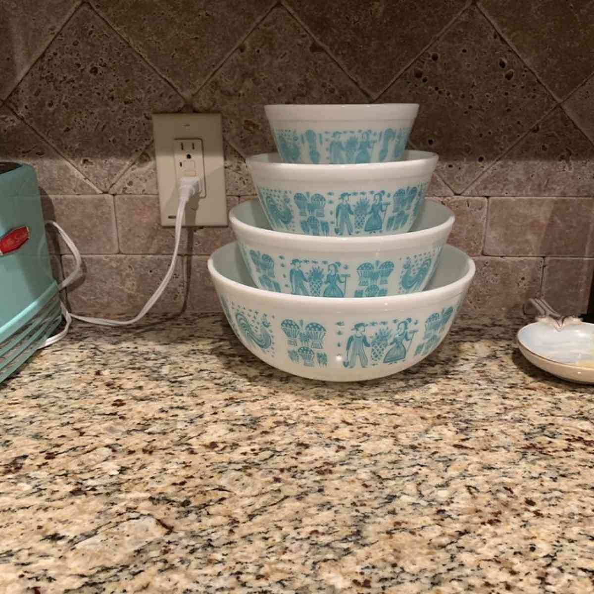 turquoise Pyrex set - Springfield, Ohio - FleaMarketBay
