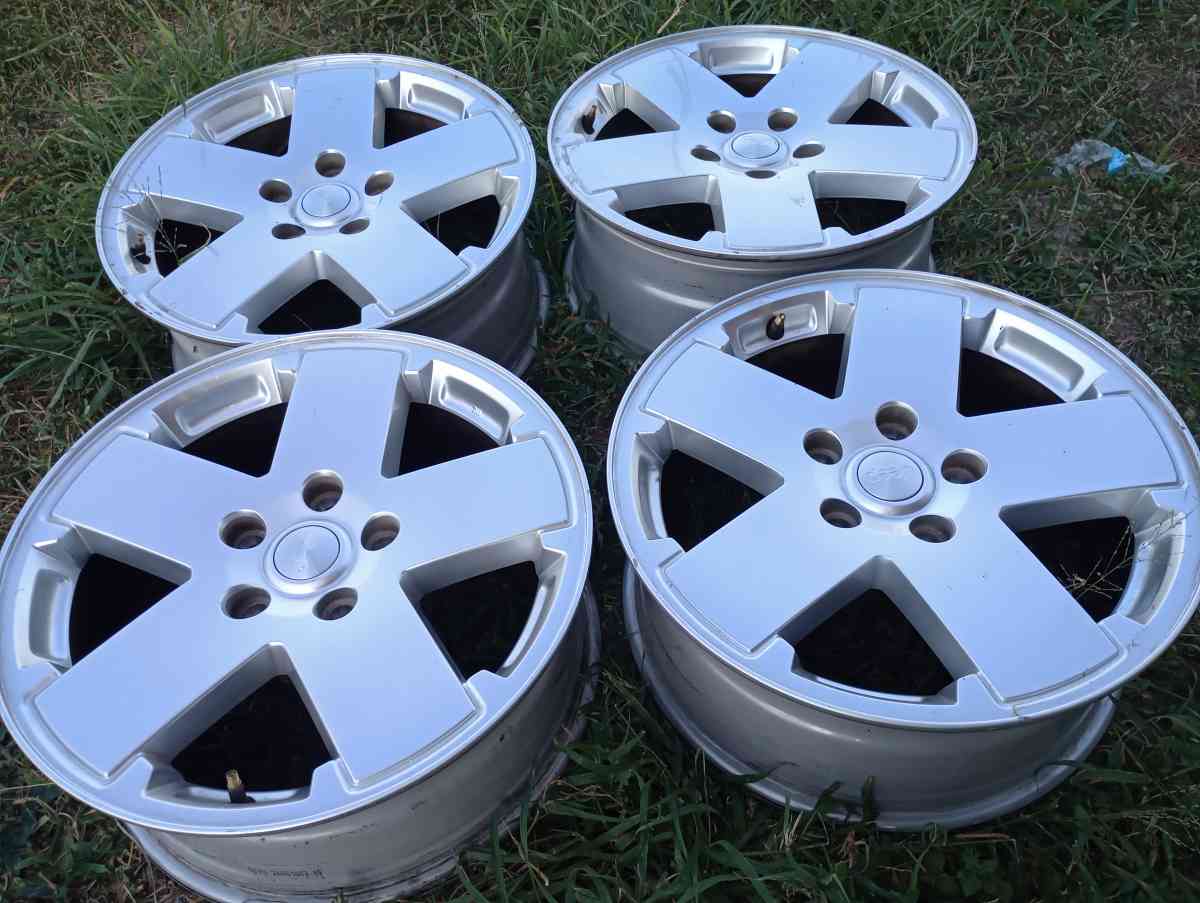 18 rines de jeep - Mercedes, Texas - FleaMarketBay