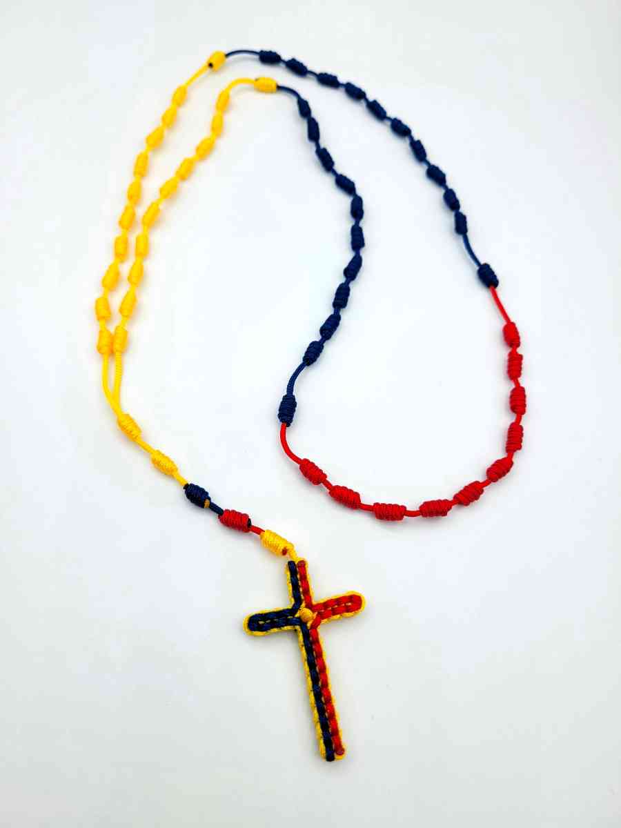 Rosario Nuevo Anudado con la Cruz de colores de Venezuela - Miami, Florida - FleaMarketBay