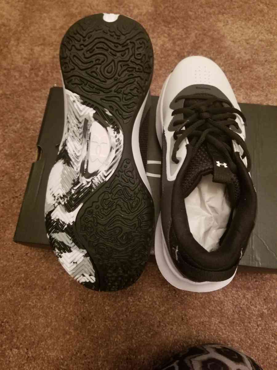 Under Armour Shoes NIB - Williamson, West Virginia - FleaMarketBay