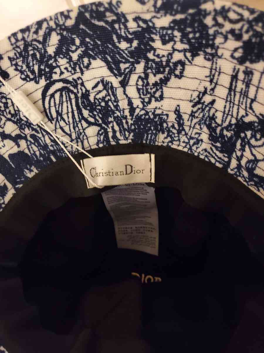 Dior bandana signature logo bucket hat - Chester, Virginia - FleaMarketBay