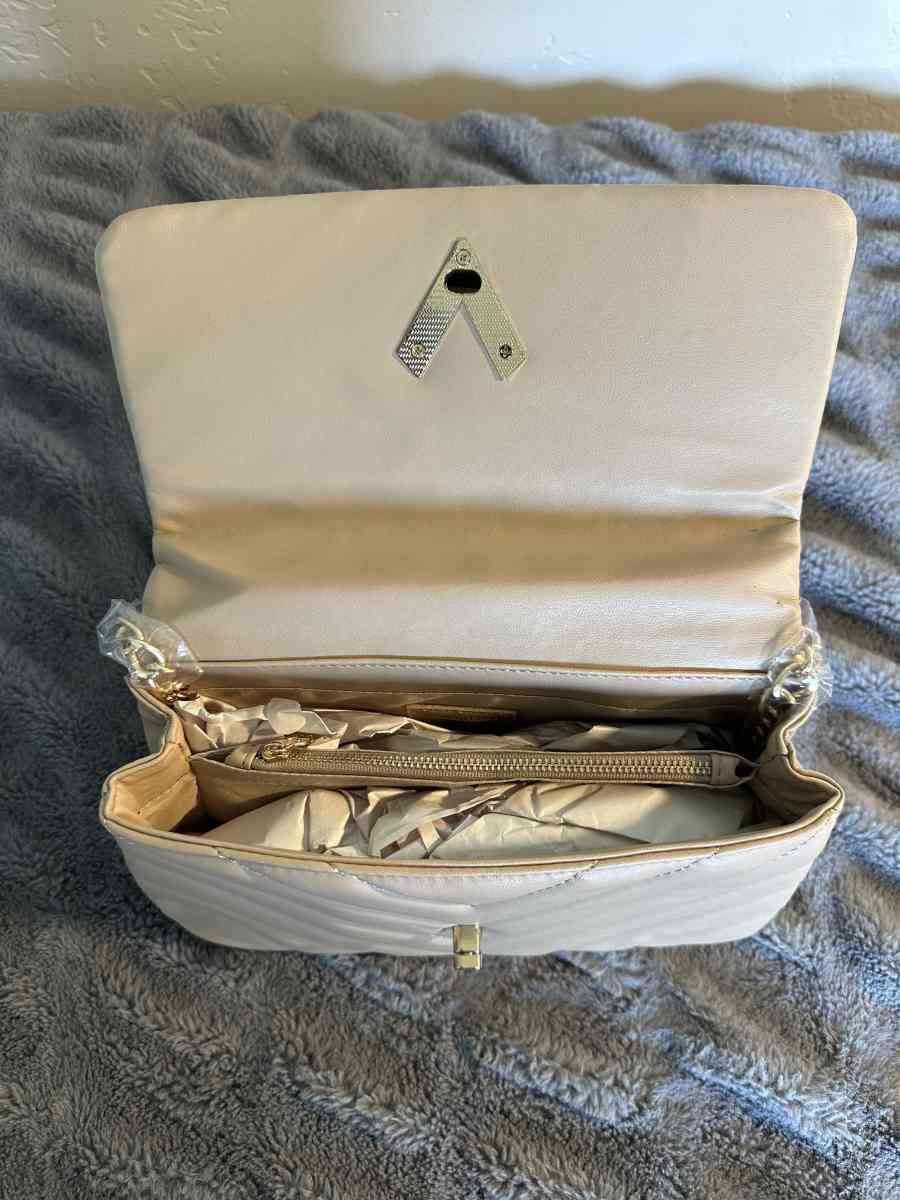 Shoulder Bag - Porterville, California - FleaMarketBay