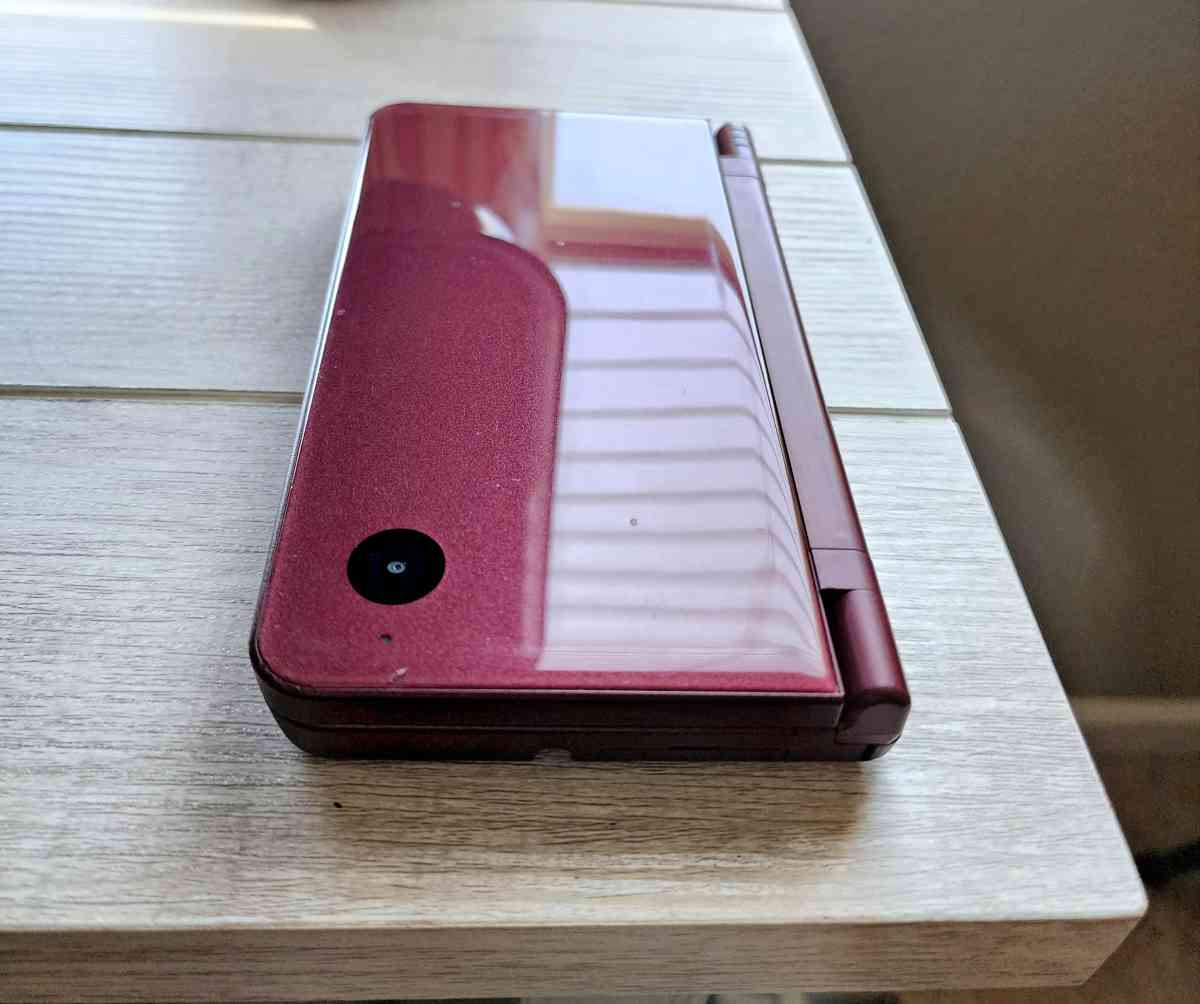 Nintendo DSi XL Burgundy Color - Manteca, California - FleaMarketBay